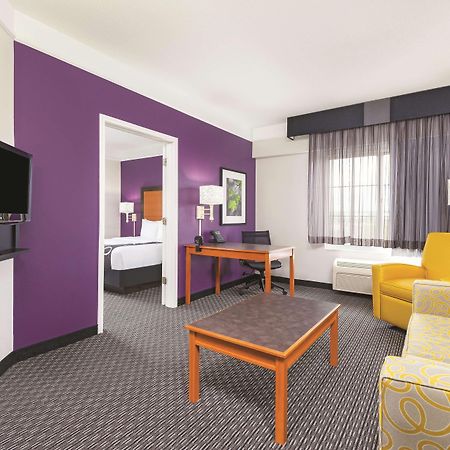 Hotel La Quinta By Wyndham St. Louis Westport Maryland Heights Esterno foto
