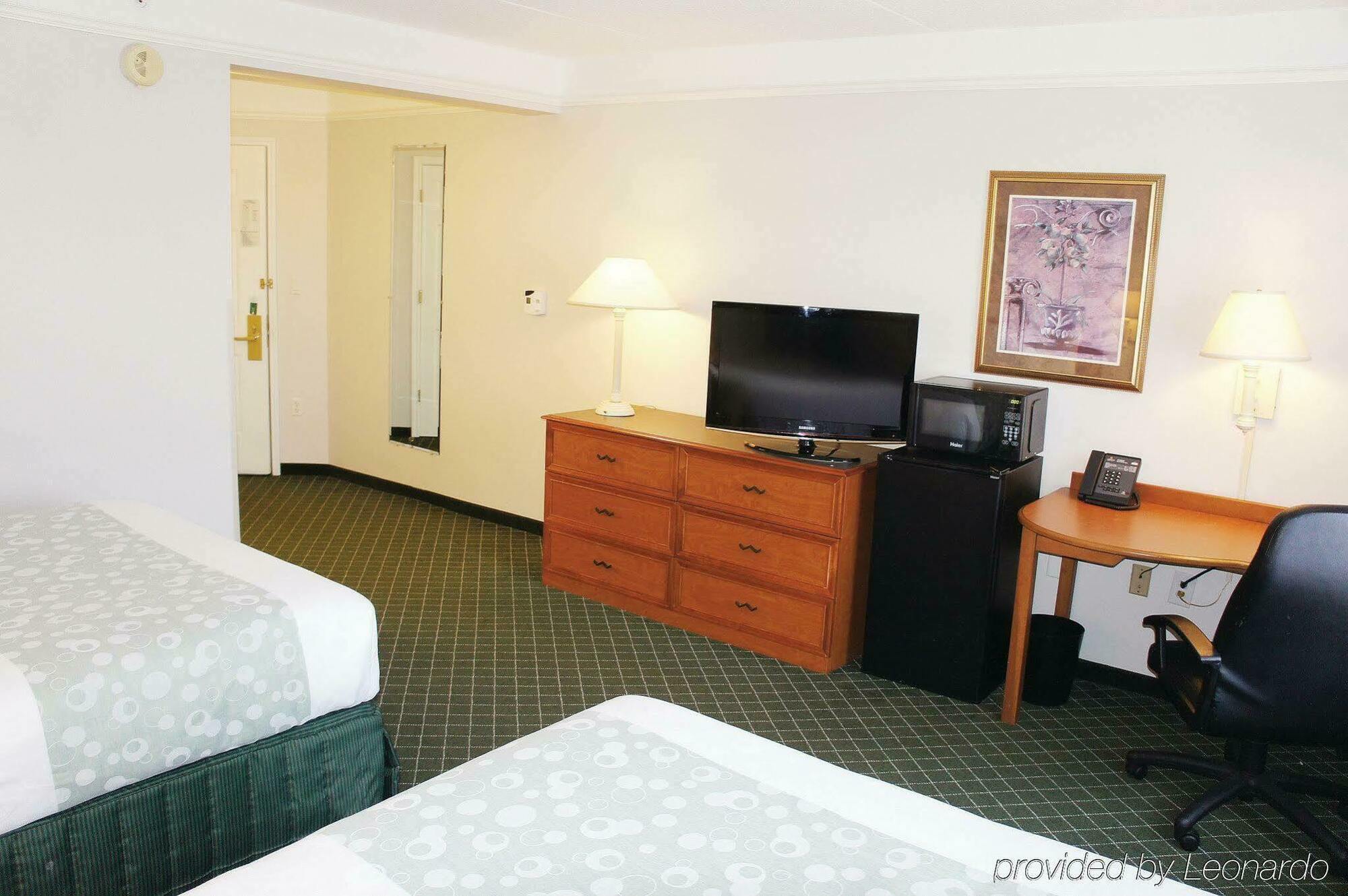 Hotel La Quinta By Wyndham St. Louis Westport Maryland Heights Esterno foto